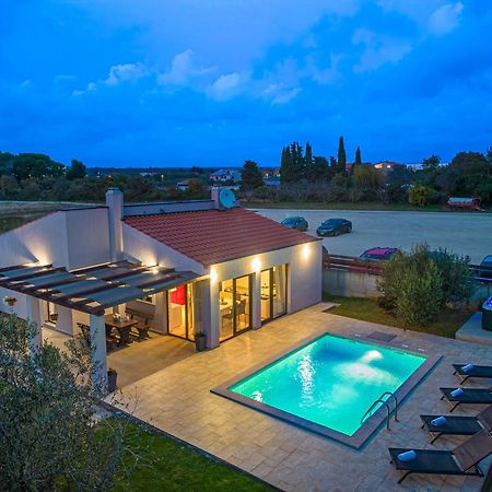 Villa Bobo Family House With Pool Vodnjan Exterior foto